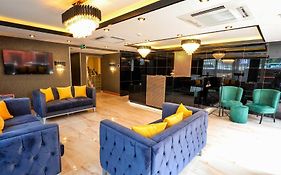 Grand Elmira Suites